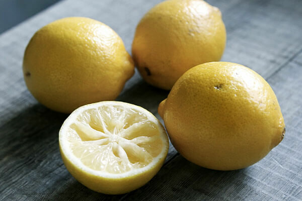 armpit stains - lemon juice